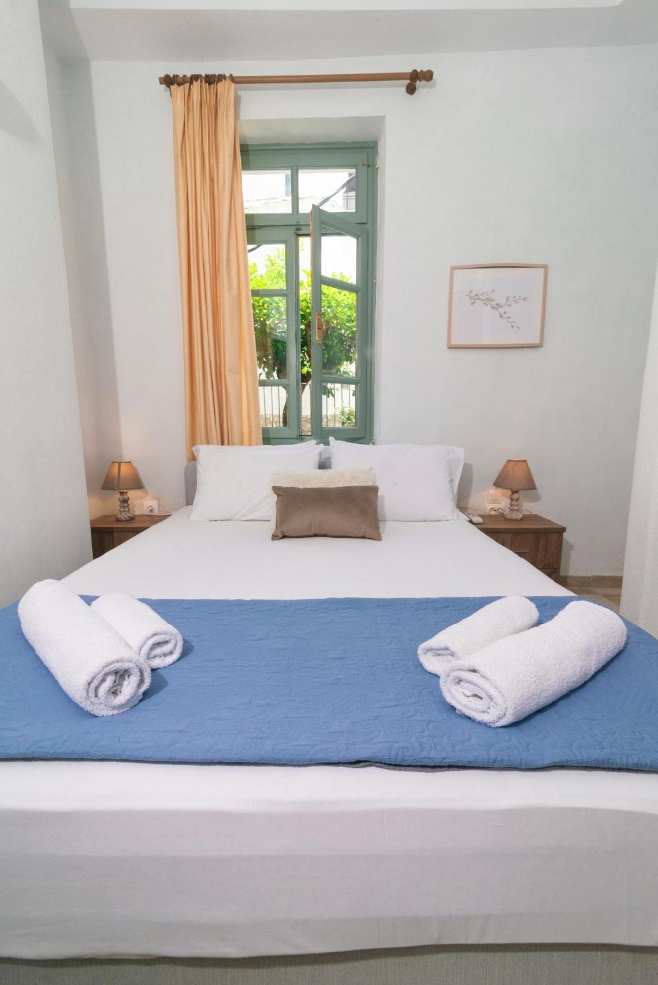 Faros Coastal Apartments Скопелос Экстерьер фото