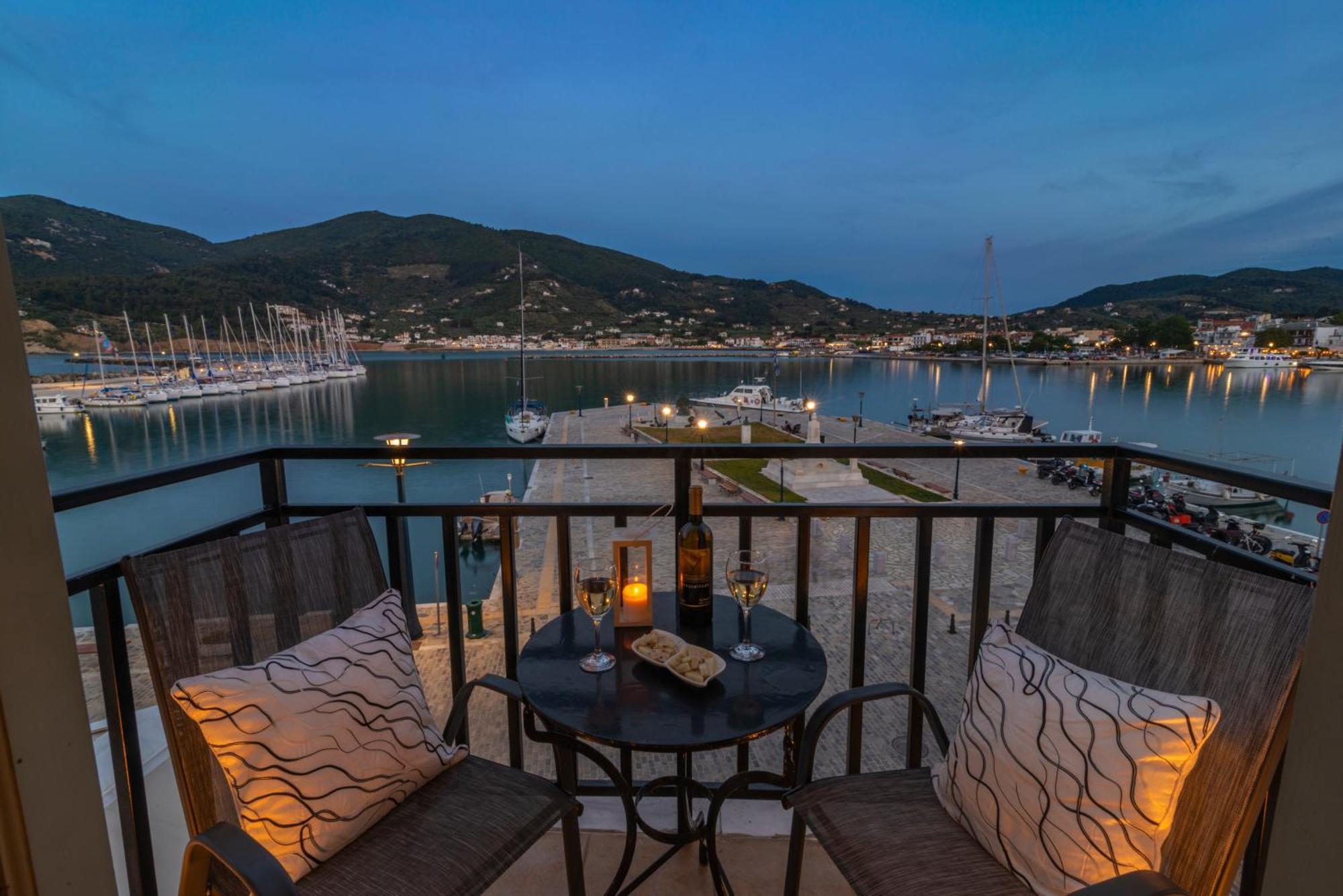 Faros Coastal Apartments Скопелос Экстерьер фото