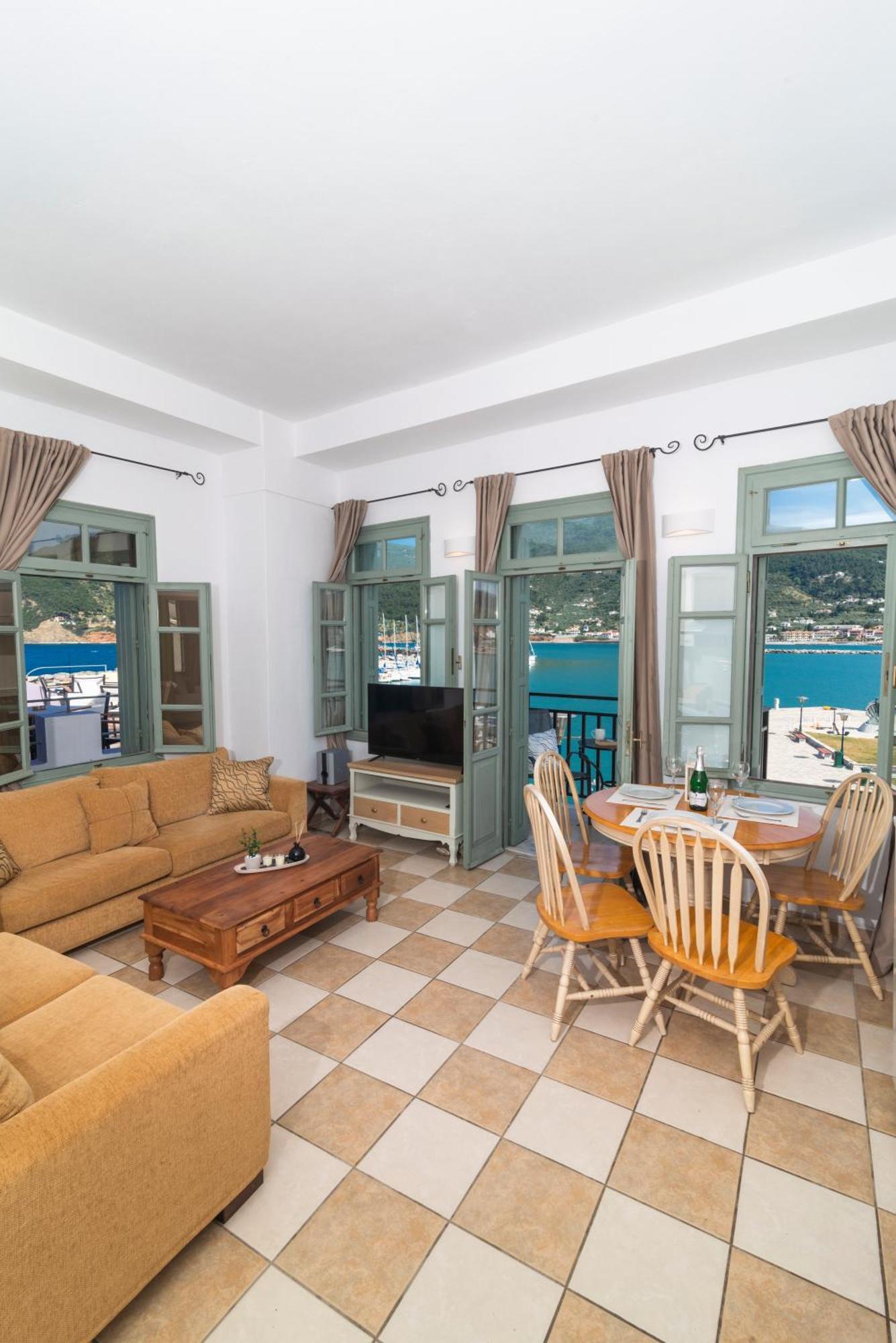 Faros Coastal Apartments Скопелос Экстерьер фото