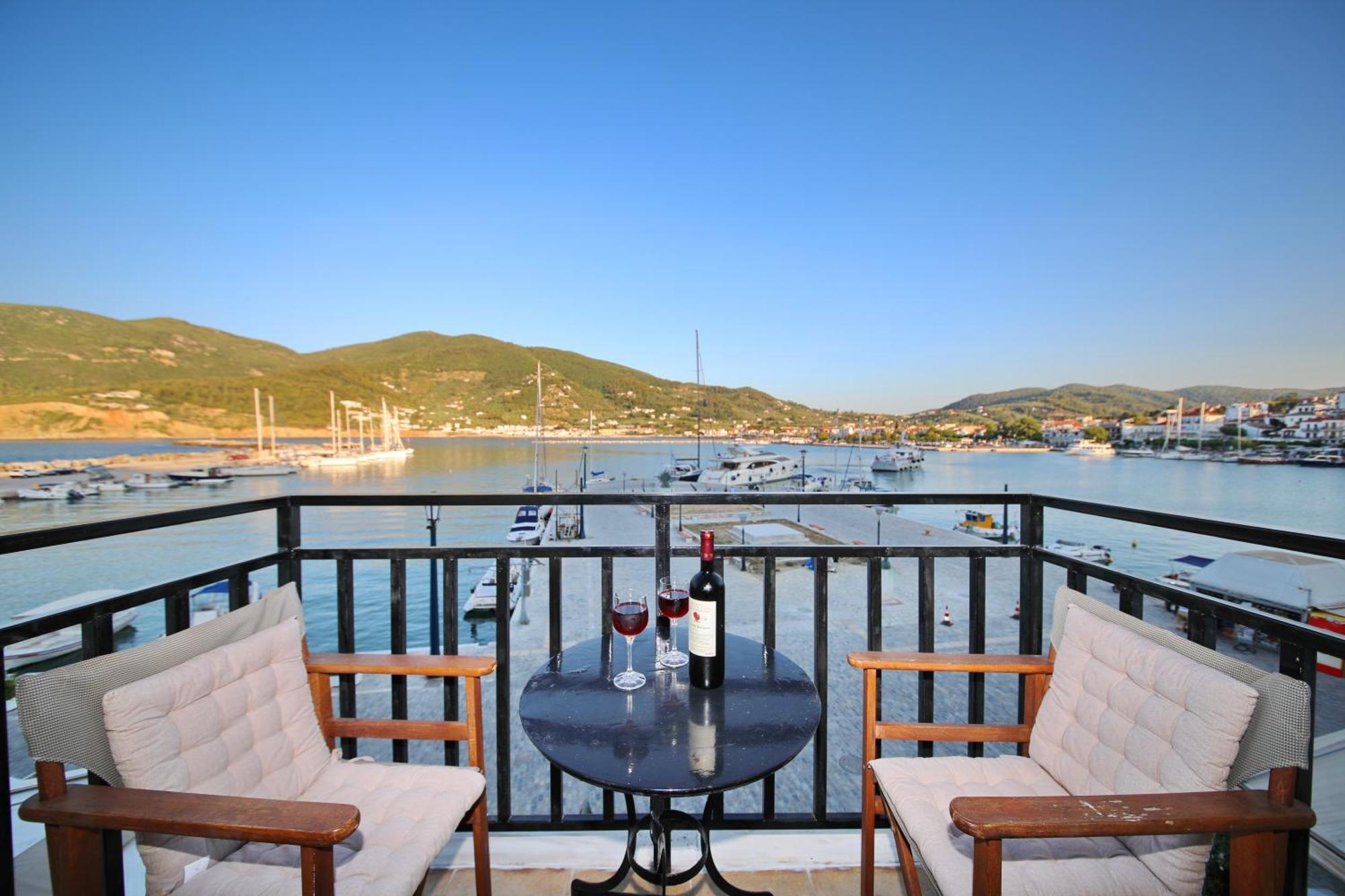 Faros Coastal Apartments Скопелос Экстерьер фото